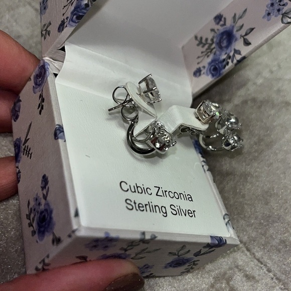 Cubic zirconia earrings, back of the post has three crystals on it - Picture 2 of 6